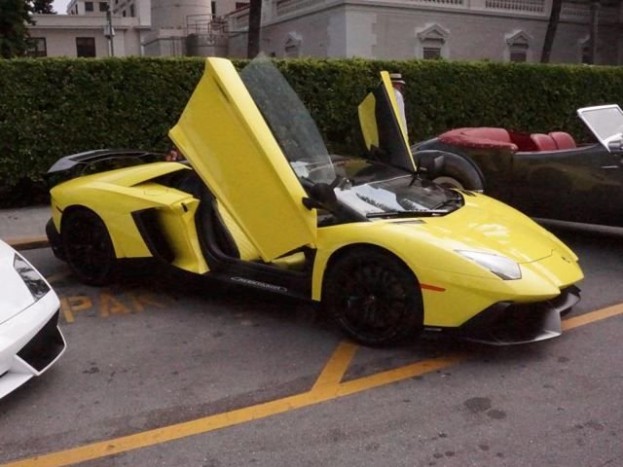 Vízen közeledő Lamborghini 11