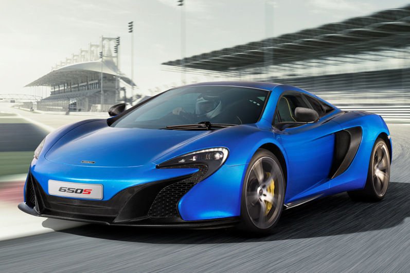 A márciusra időzített világpremiert megelőzően zártkörű prezentáción ismertette vadonatúj modelljének adatait a McLaren. A 650S a P1 formavilágát házasítja az MP4-12C technikájával.