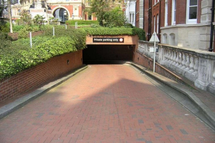 150 milliós parkolóhely, de kinek? 6