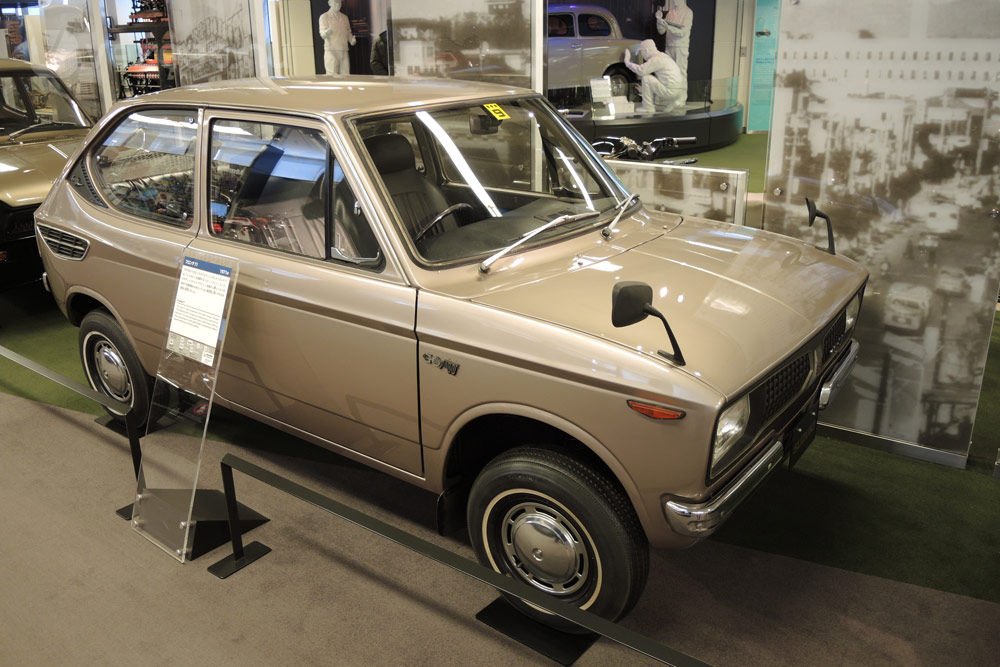 A Fronte 71 nevében már a következő évre utalt, 1970, októberi bemutatkozásakor. Újfejlesztésű háromhengeres, vízhűtéses motorja elsősorban az alacsony fordulaton kínált nagyobb nyomatékban nyújtott többet elődjénél.  A 356 köbcentis motor 34 lóerős volt, ami igazán remek érték