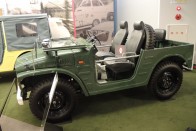 Jimny LJ20 – 1972 Az  LJ10 továbbfejlesztett változata. Erősebb (28 LE), immár vízhűtésese motorral. Képes volt 35 fokos terepszögű emelkedők legyőzésére is