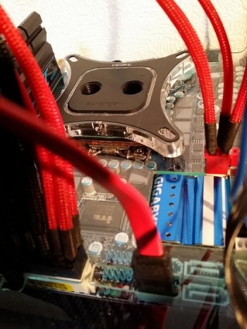 Számítógép Lamborghini-bőrben 7