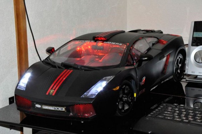 Számítógép Lamborghini-bőrben 6