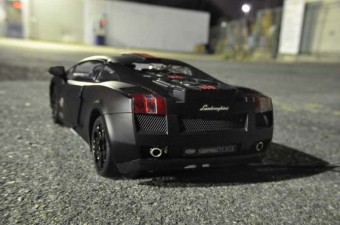 Számítógép Lamborghini-bőrben