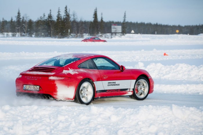 Enyhe hiba nyomai jobb hátul