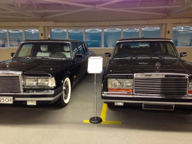 Az ukrán exelnök autóit is hátrahagyta 11