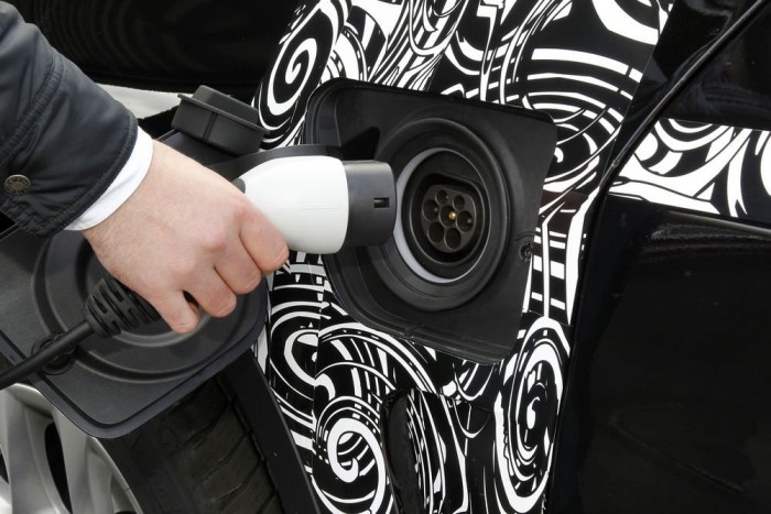 Exkluzív – Vezettük a BMW X5 hibridjét 9 | Vezess 2-4 óra alatt feltölthetők a hibridrendszer nagyfeszültségű akkumulátorai