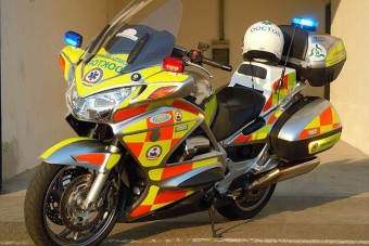 A mentőmotorosokat segíti a Bridgestone