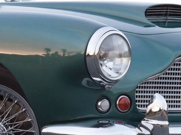 Akár James Bond autója is lehetett volna 9