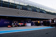 F1: A Red Bull fel is adhatja 21