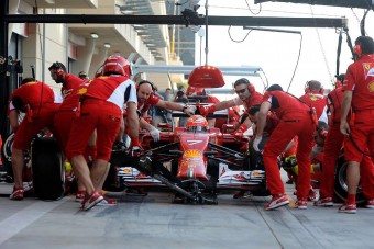 F1: 2-3 kerékcserét jósol a Pirelli