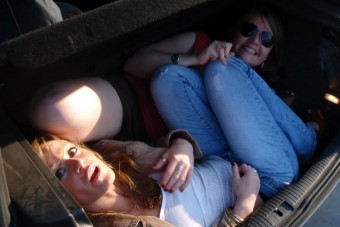 Szexet árult a csomagtartóból