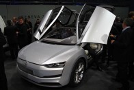 Az Italdesign tanulmánya 3x2 üléses. Giorgetto Giugiaro, a maestro nem tudott itt lenni betegség miatt