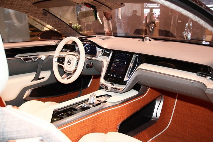 Kukázza a V8-ast a Volvo 9 | Vezess Jó lenne ebből minél többet viszontlátni szériaautókban is