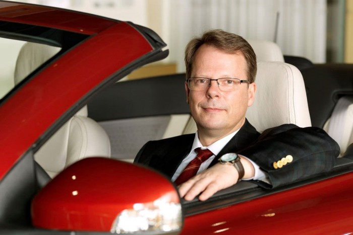 Kukázza a V8-ast a Volvo 13 | Vezess Peter Mertens Németországban született. A Volvo kutatás-fejlesztési alelnöke az Opelnél és a Jaguar/Land Rovernél dolgozott korábban