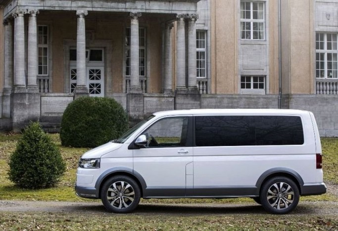 Nagyra nőtt SUV Genfből 6