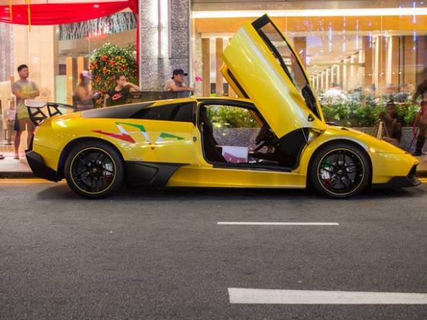 Lamborghini Murcielago LP-670 SV