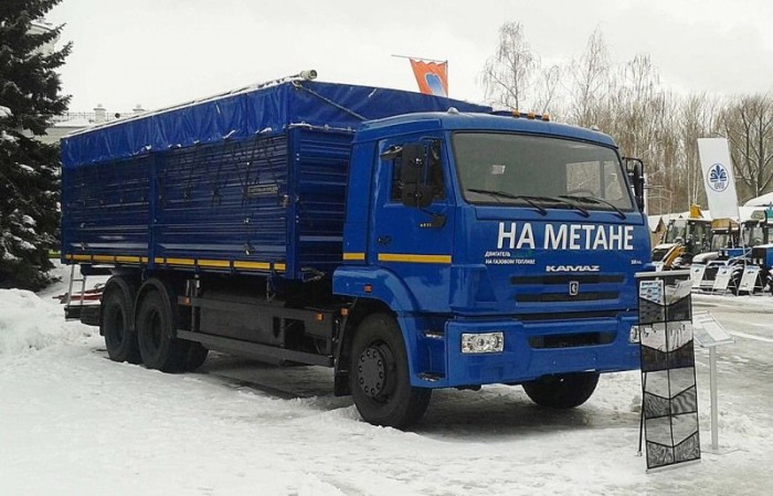 Gázzal hajtott gabonaszállító a Kamaztól