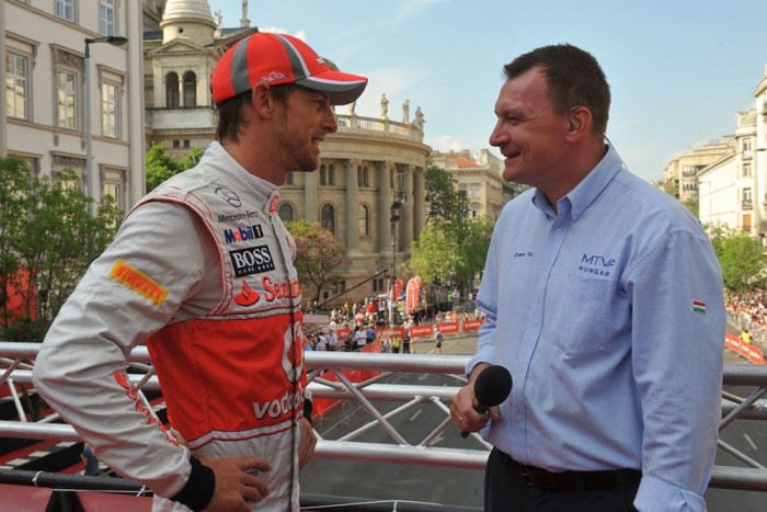 Szujó Zoli elárulja, ki lesz a Forma-1 új királya – interjú 6 | Vezess Szujó szerint Button a nyíltabb pilóták egyike. Webber volt még ilyen