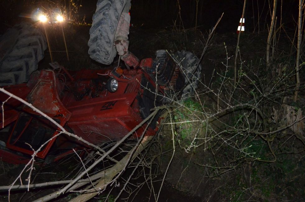 Tetőre vágott traktor Zala megyében 5