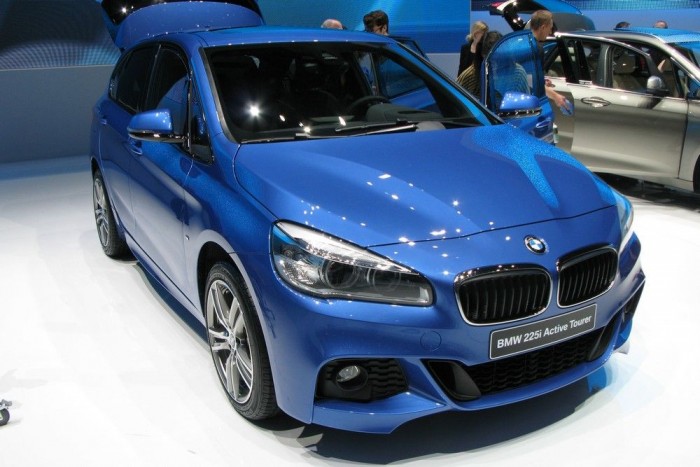 Udvariasak a magyar autósok 3 Még sohasem épített a BMW sem egyterűt, sem elsőkerék-hajtásos típust. Most mindkét jeget megtörte a 2-es Active Tourerrel. Baudouin Denis szerint sok új vevőt hozhat számukra a BMW kínálatában teljesen új járműfajta