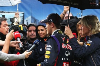 F1: Valami történt Vettel autójával