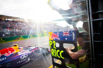 F1: Lavinát indíthat a Red Bull-ügy