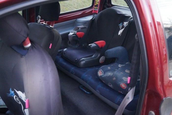 Már százötvenezerért is lehet Twingót kapni 12 | Vezess Remekül bírja a napi gyerekes nyúzást is a jó értelemben véve igénytelen beltér