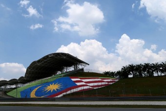 F1: Tragédia árnyékában zajlik a verseny