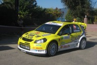 Suzuki SX4 WRC - Az 320 lóerős, 2,0 literes turbós SX4 fejlesztését az után kezdte el a Suzuki WRC miután 2007-ben sikerült megnyerniük a Junior World Rally Championship-et, a JWRC-t. 2008-ban álltak először élesben is rajthoz az SX4-el. Az év első felében sok műszaki probléma adódott az autóval, ami új konstrukció lévén várható volt. Nem elfelejthető, hogy a Suzukinak a WRC sorozatban semmi tapasztalata nem volt. A világbajnokság nyári szünetében a finn rally előtt a kocsit szinte teljesen újjáépítették az addigi tapasztalatok alapján, ami meg is látszott az eredményekben. Az SX4 WRC sokkal megbízhatóbb lett. Az utolsó hat futamot mindkét versenyző befejezte. Az év végén P-G Andersson a 12-ik helyezést érte el 12 ponttal, míg csapattársa Toni Gardemeister a 13-ik helyet 10 ponttal.