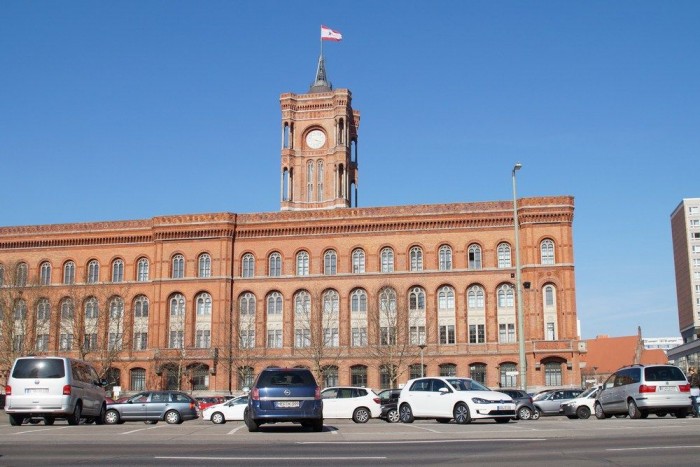 Abszolút beleolvad a forgalomba, de talán ez célja is volt a gyártónak