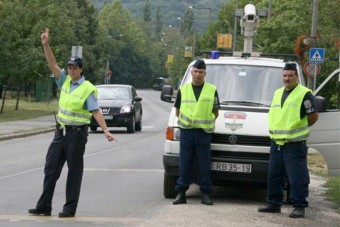 Péntekig razziáznak a rendőrök