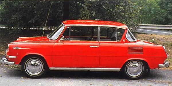 1000 MBX - Az egyik legritkább, és a rajongók körében legnépszerűbb Škoda. Az egyenes tetős kupéban még az elefántfül ablakokat is tekerővel lehetett nyitni. 2517 darabot készítettek belőle 1966-1968 között.
