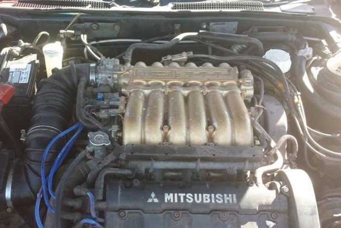 Ferrarivá plasztikázott japán erőművész 11 | Vezess Ferrarivá plasztikázott japán erőművész 11