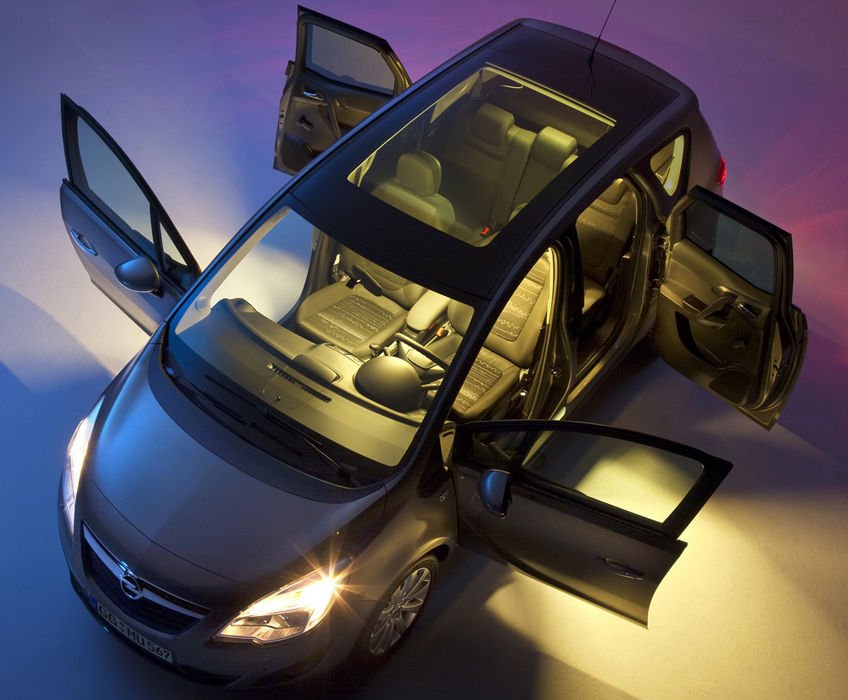 Kíváncsian várjuk, hogy az Opel Meriva vagy a Ford B-MAX ajtómegoldása válik-e be jobban