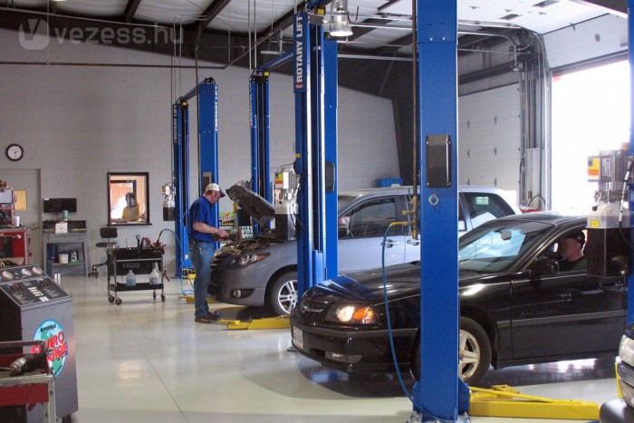 Autószervizekben razziázik a NAV 6