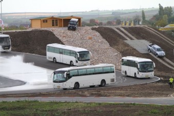 Ismét konferenciáznak a buszosok