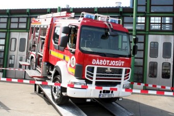 Már nemzeti tűzoltóautónk is van