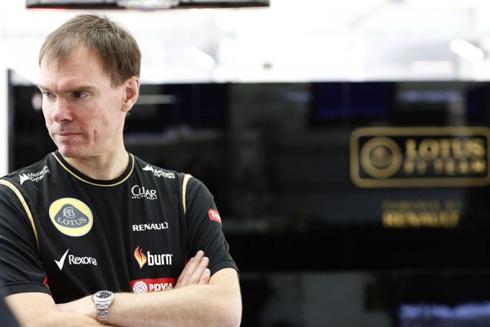 F1: A Lotus elkaphatja a McLarent 4