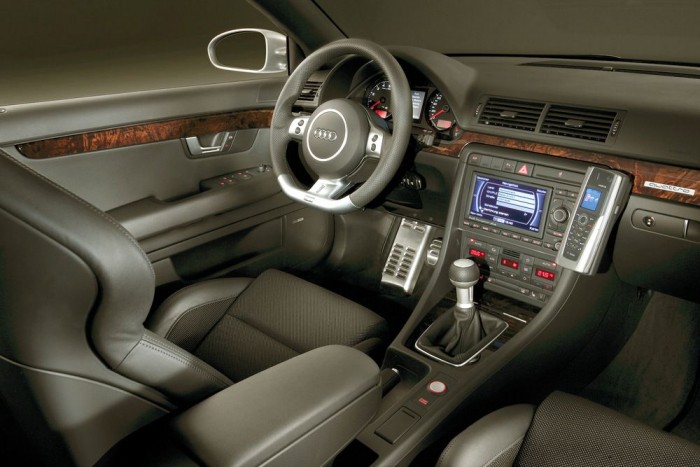 Ijesztő trend: luxusautókból lopnak üléseket! 5