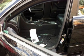 Ijesztő trend: luxusautókból lopnak üléseket!