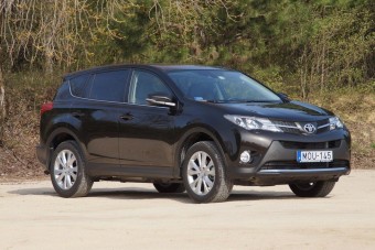 Borzasztó keveset fogyaszt ez a Toyota!