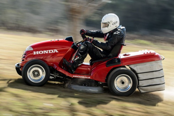 Száznyolcvan fölött, fűnyíróval 7