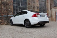 Volvo S60 – A kívánatosra érett svéd 41