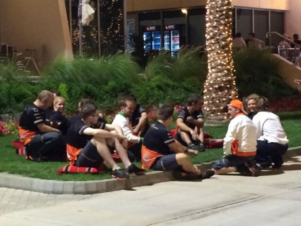 F1: A legjobb képeket a bahreini pálya osztja meg! 7 | Vezess Piknikhangulat a fövenyen