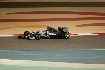 F1: Hamilton duplázott Bahreinben