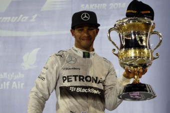 F1: Hamilton zsinórban a harmadikra készül