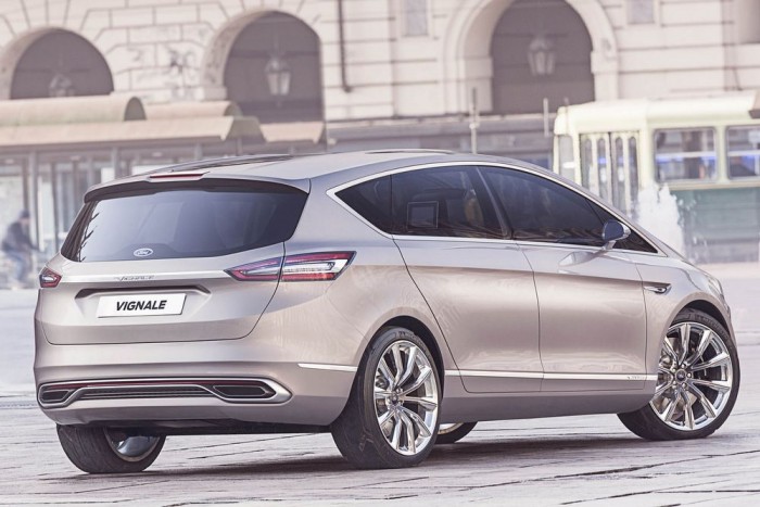 Luxus családi busz a Fordtól 9