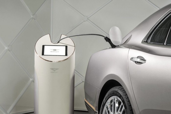 Itt a hibrid Bentley! 7