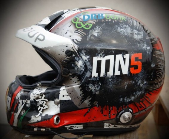 Piszok jól néz ki Michelisz új sisakja 6 | Vezess Piszok jól néz ki Michelisz új sisakja 6